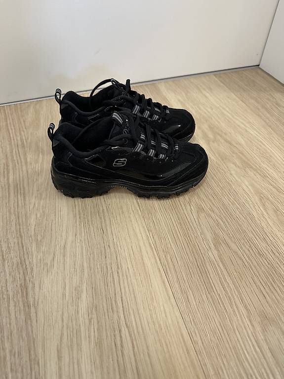 Skechers Damenschuhe: Neue Skechers Sneaker mit Memory Foam Gr. 35 – Gebraucht aus Gattikon von tanja051 1