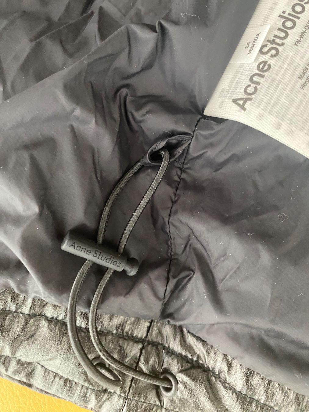 Acne Studios Giacche: Acne Studios hooded puffer jacket Damem Gr. 34 – Nuovo (secondo la descrizione) da Zürich venduto da ron_t88f 3