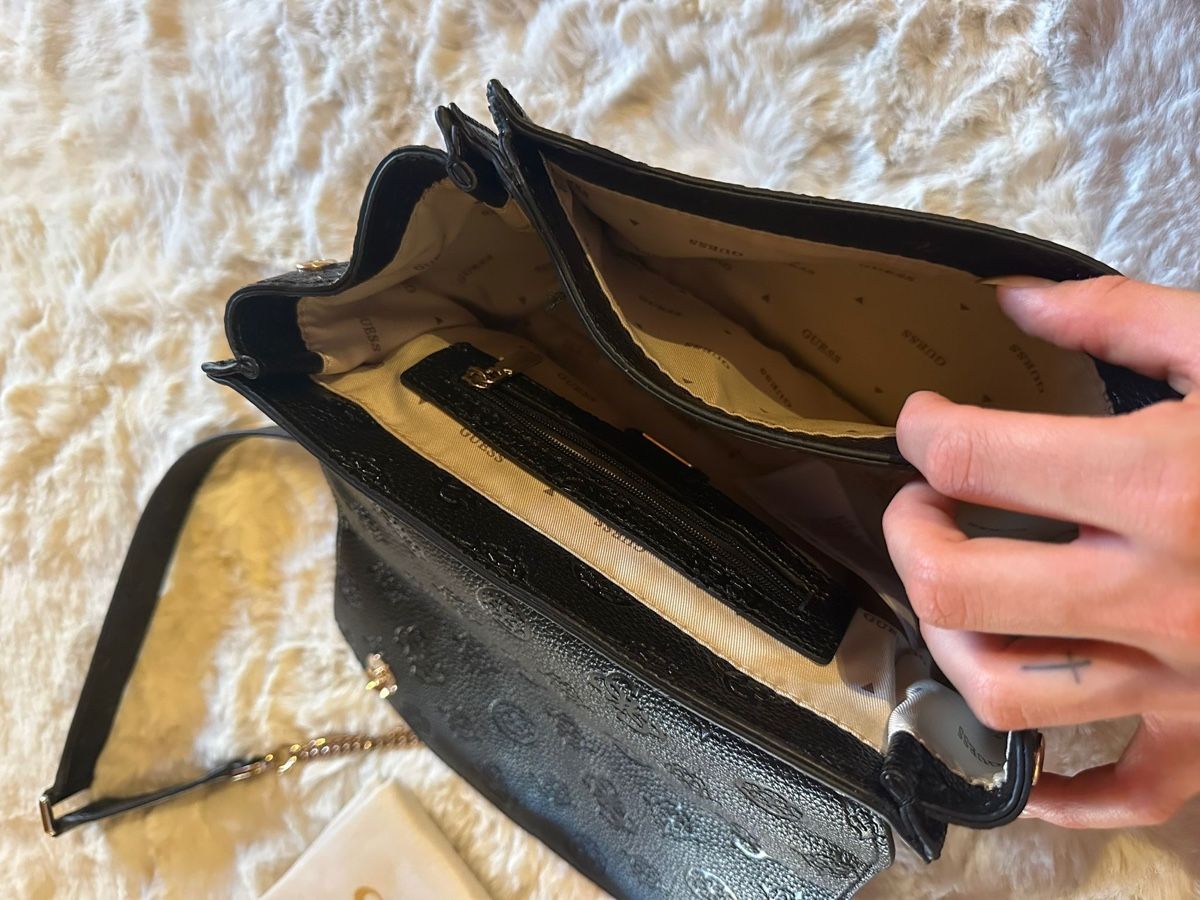 Guess Sacs femmes: Guess Handtasche  – D'occasion à Bülach par de._.saem 6