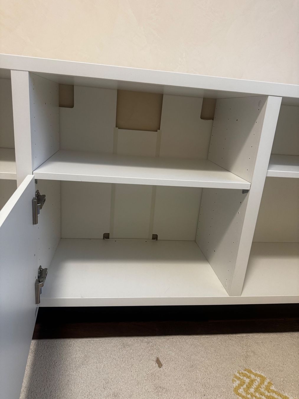 Ikea Cassettiere: Ikea Besta – Usato da Zürich venduto da robyy 2