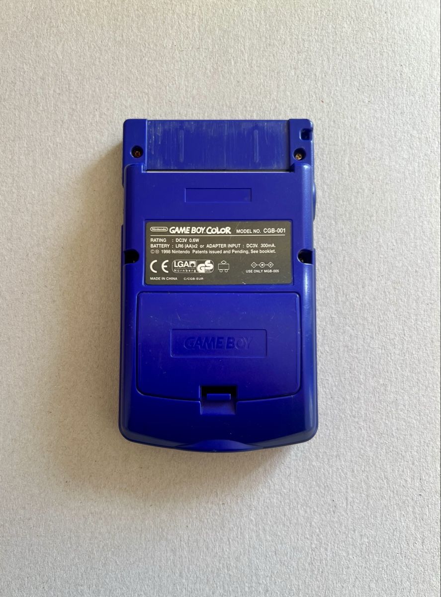 Nintendo Konsolen: Gameboy Color Grape Violet – Gebraucht aus Lausanne von Polokus 2
