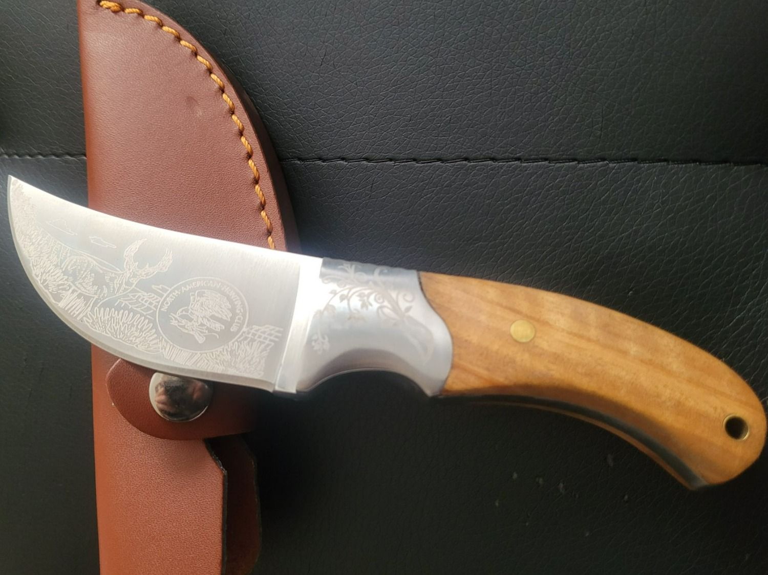 Accessori: Sehr schönes Messer !! Gratis Versand!! – Nuovo e nell'imballaggio originale da Herzogenbuchsee venduto da Melissa110