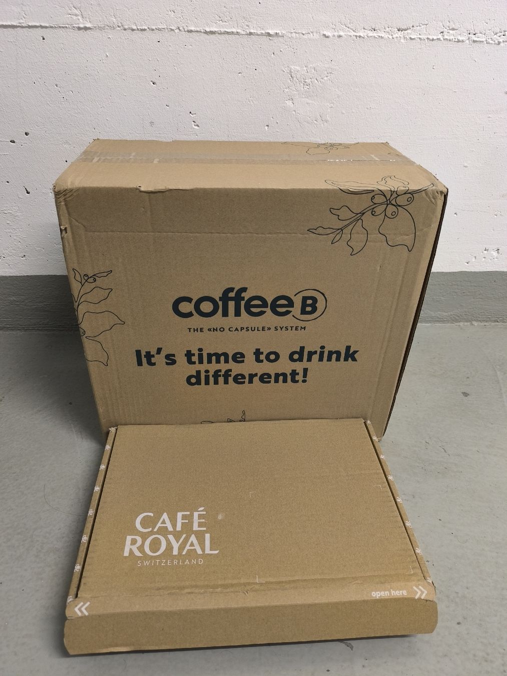 Coffee B Macchine per caffè & Macchine per espresso: CoffeeB Kaffeemaschinen System Karton original verpackt – Nuovo e nell'imballaggio originale da Köniz venduto da dav_nlr6
