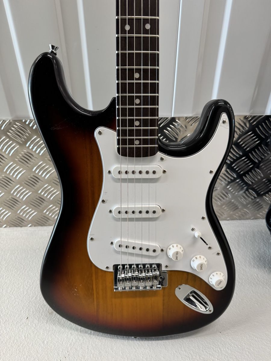 Strumenti musicali: Type strat sunburst – Usato da Corbeyrier venduto da ant_2r6l 4