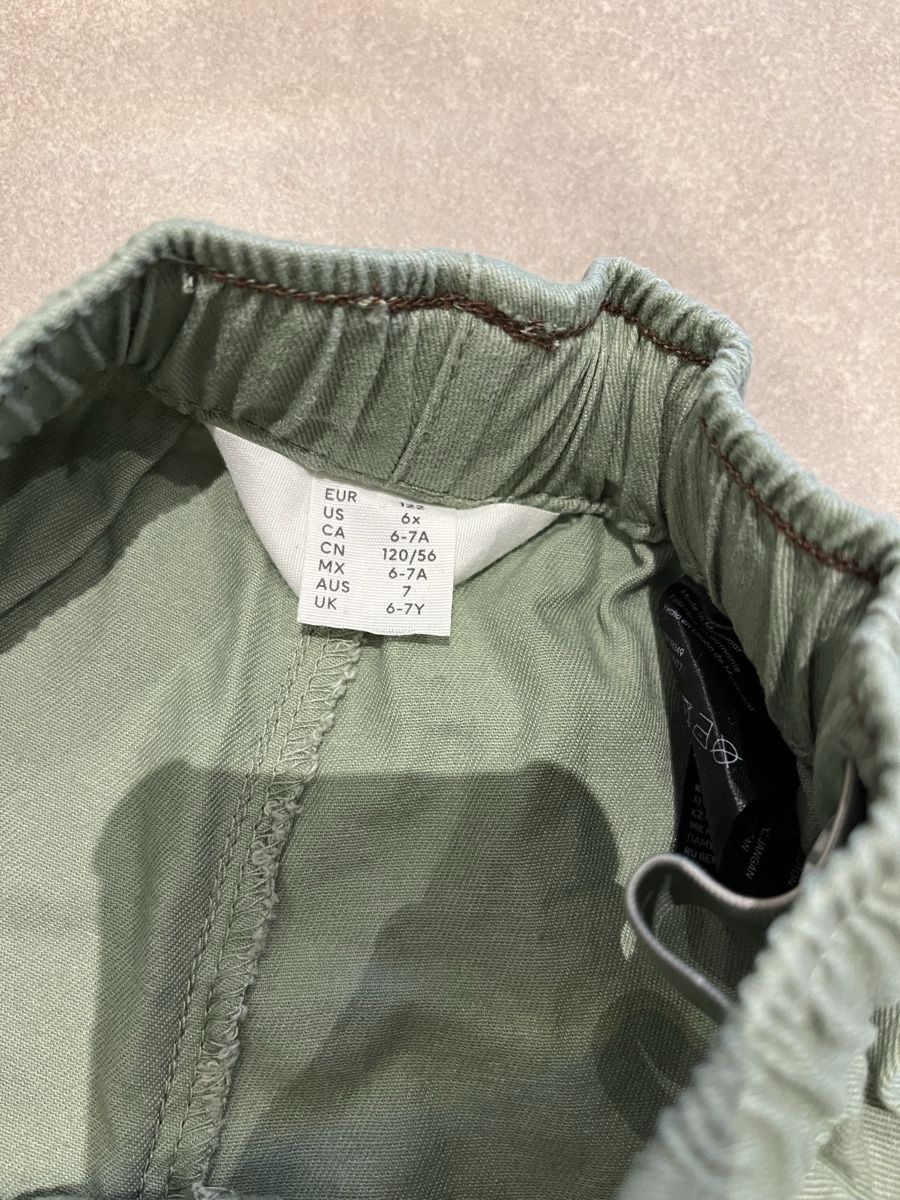 H&M Pantaloni: ***H&M*** NEU: Jogger Pants Gr. 122 – Nuovo (secondo la descrizione) da Volketswil venduto da Kephren 4