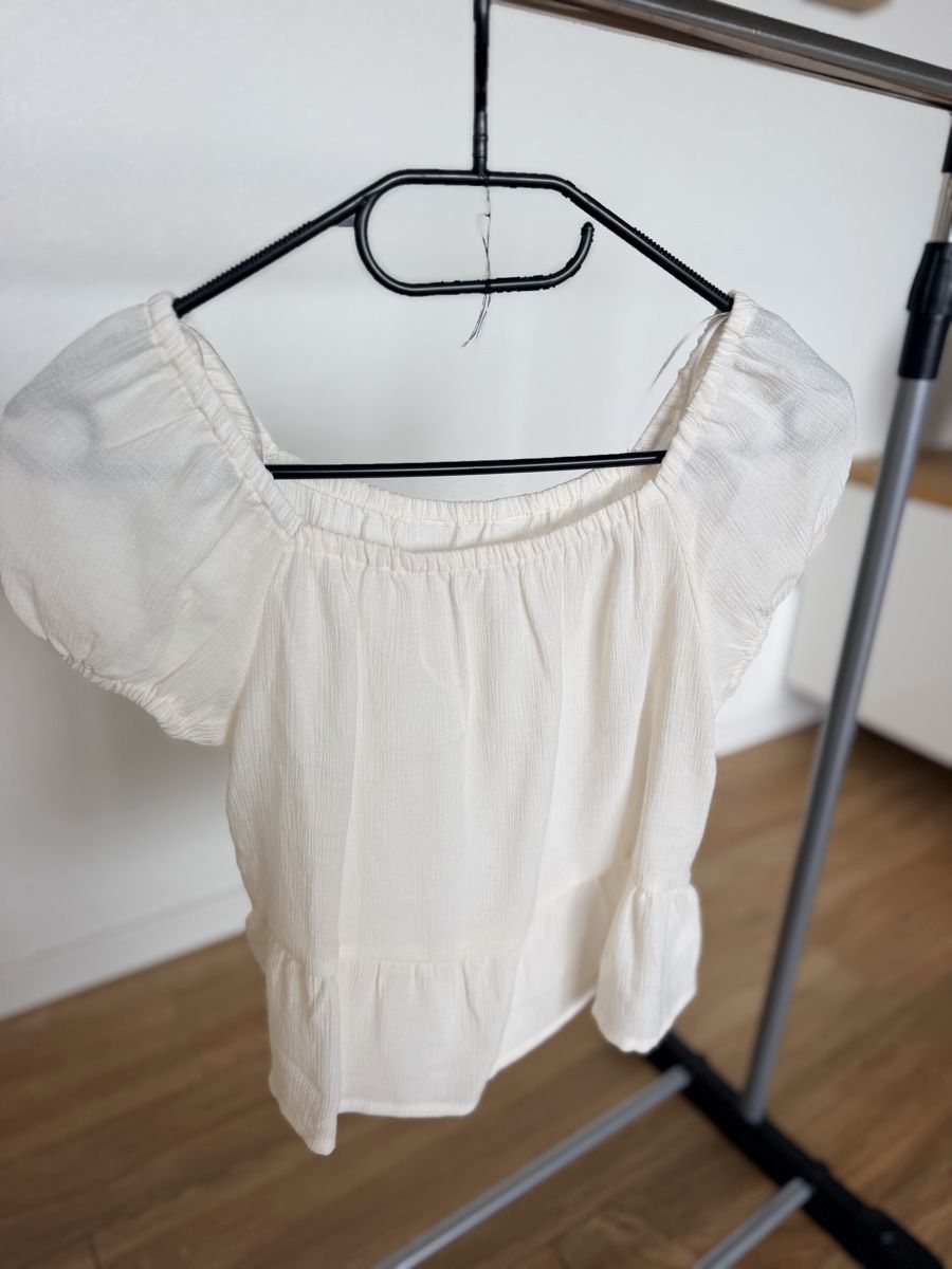 Camicette, T-shirt & Top: Top taille 140  – Usato da Villars-le-Grand venduto da Eva_1986