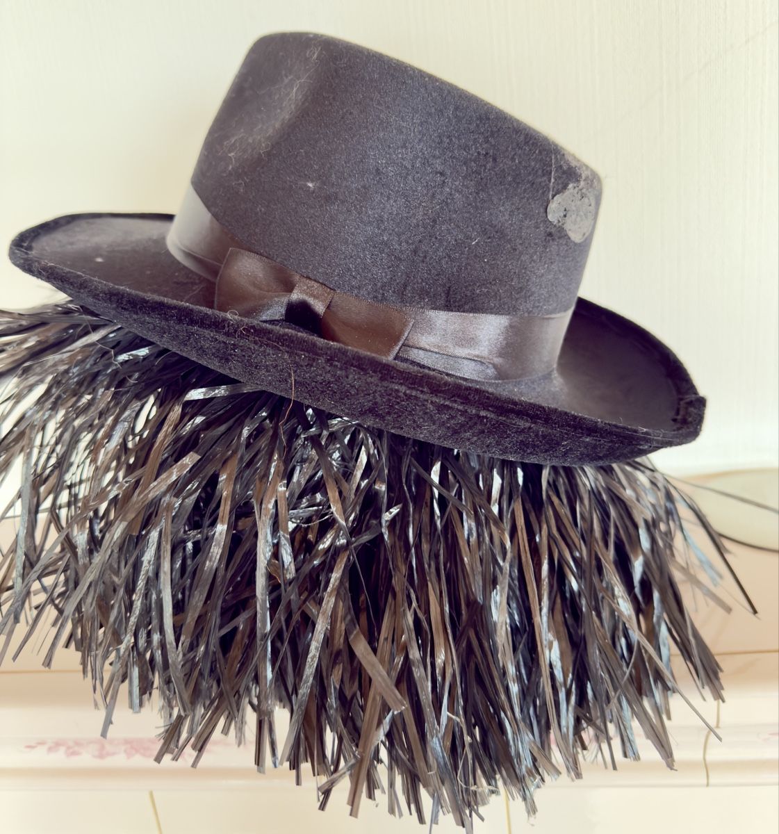 Copricapi, berretti & cappellini: Fasnacht Hut Schwarz mit Haare – Usato da Haegendorf venduto da Chruege 2