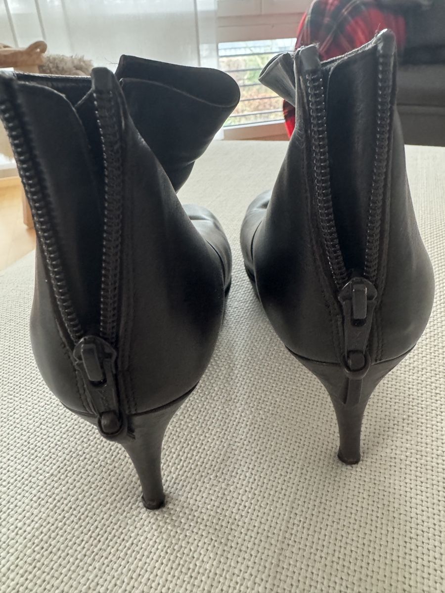 Scarpe da donna: Stuart Weitzman, elegante Stiefelette, braun, Gr. 40 – Nuovo (secondo la descrizione) da Oberwil BL venduto da cocopalm1068 2