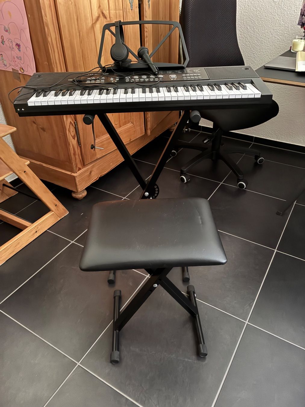 Strumenti musicali: MAX Keyboard KB15SET – Usato da Sennhof venduto da PaolaG01