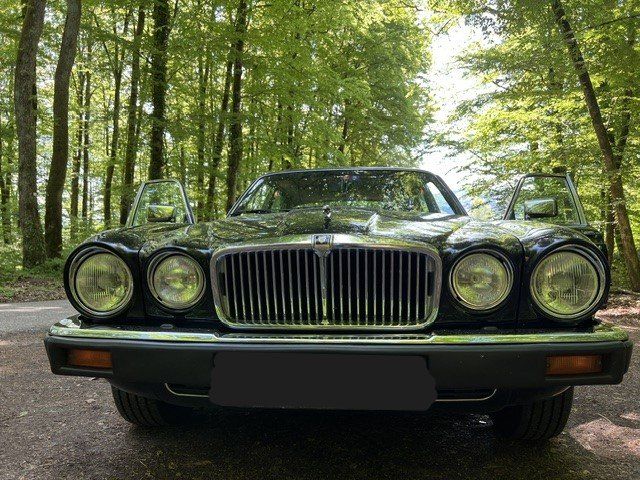 Jaguar Automobili: Oldtimer XJ6 Jaguar schwarz – Usato da Boniswil venduto da nauden2015 1