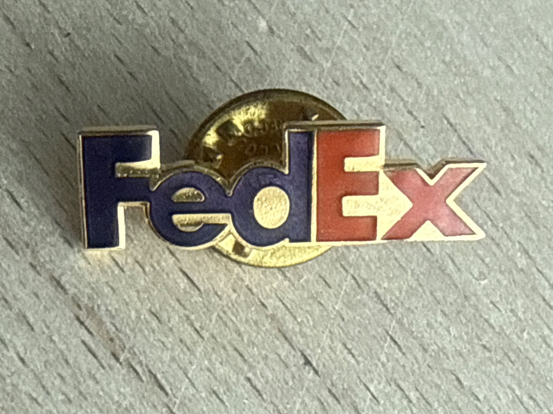 Plaquettes & Badges: Pin FedEx – D'occasion à Glattbrugg par Schweigmatt