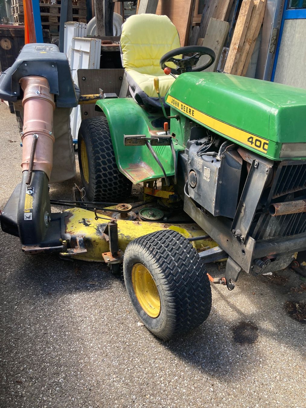 John Deere Tagliaerba: Tracteur-Tondeuse John Deere 400 – Usato da Romanel-s-Lausanne venduto da MG_IG_PN 2