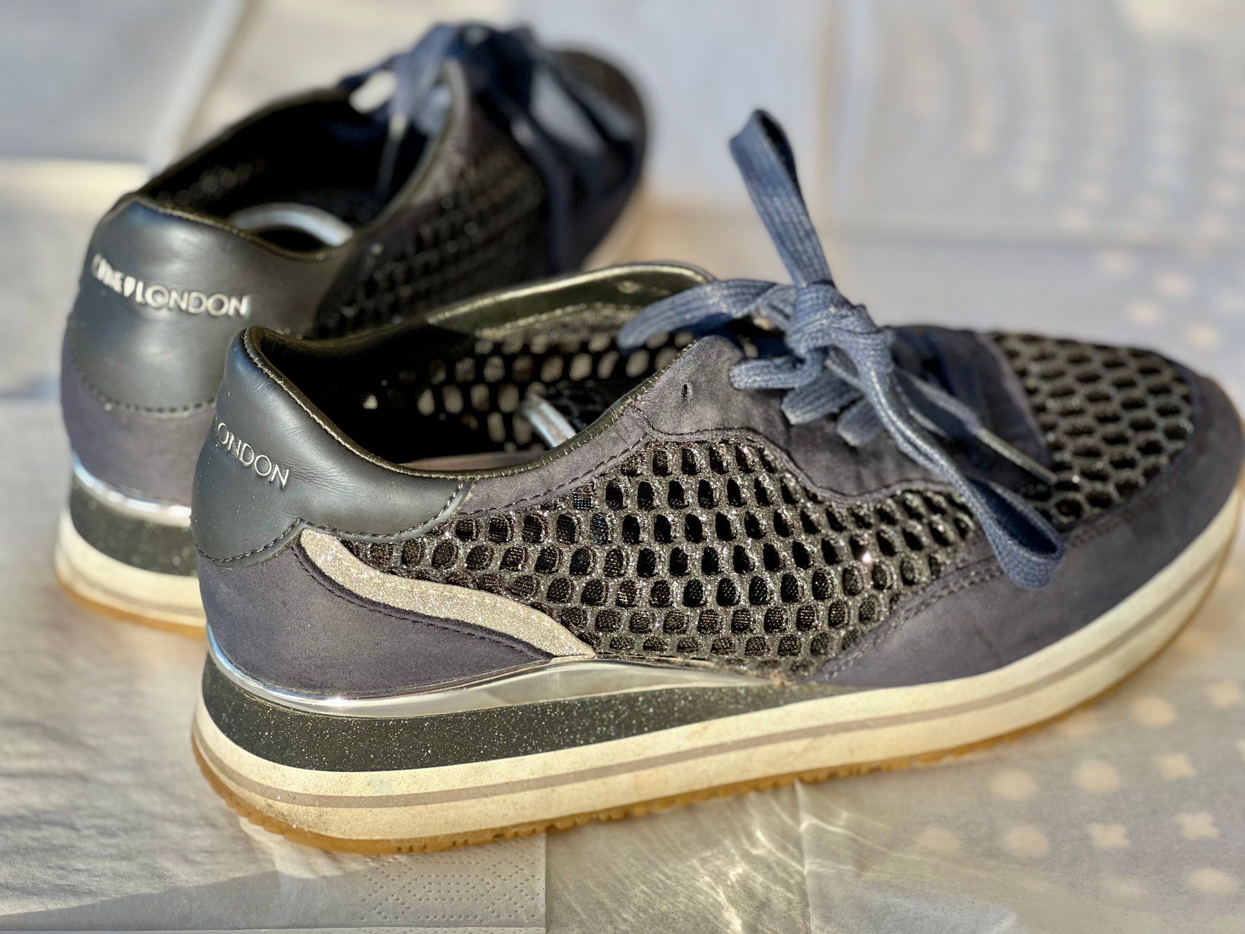 Scarpe da donna: Sneakers marineblau, Grösse 37 – Usato da Oberhofen Thun'see venduto da masterregula 2