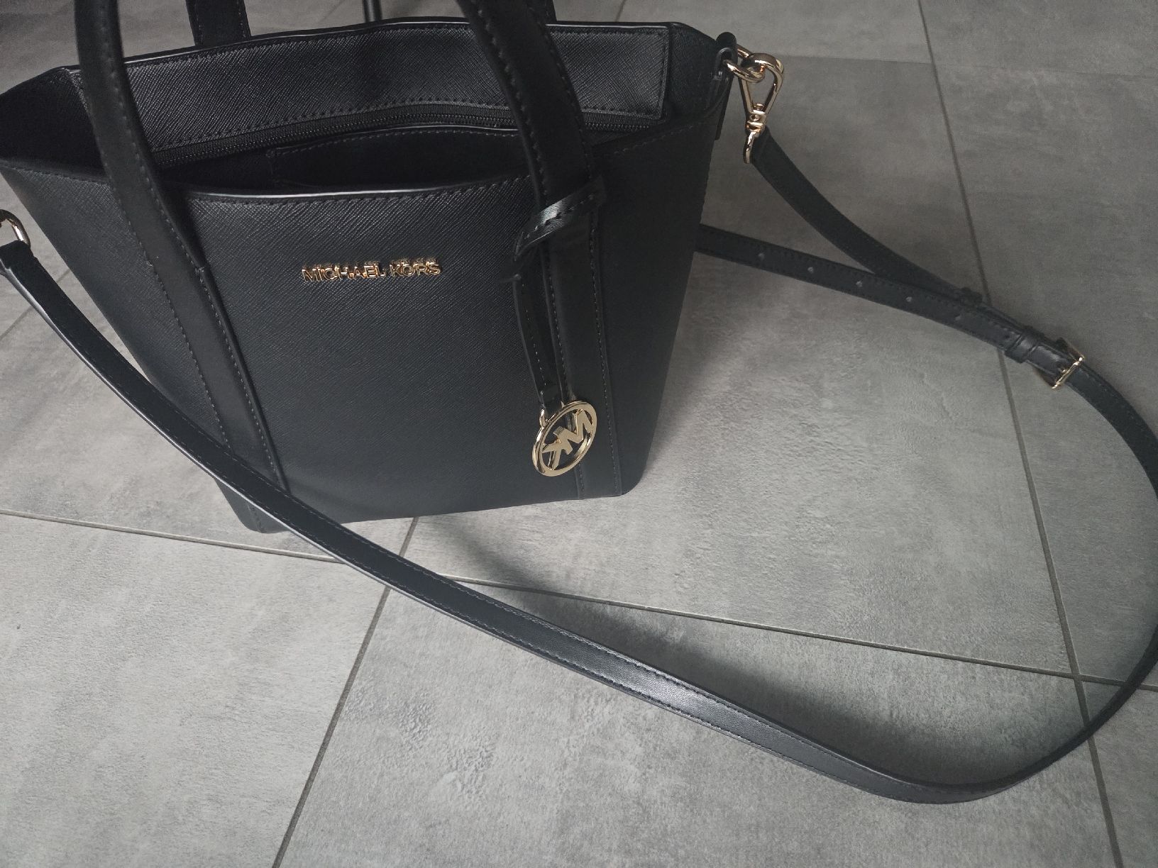 Michael Kors Borse da donna: original Michael Kors Shopper Pratt Small schwarz – Usato da bellinzona venduto da zeus6535 8