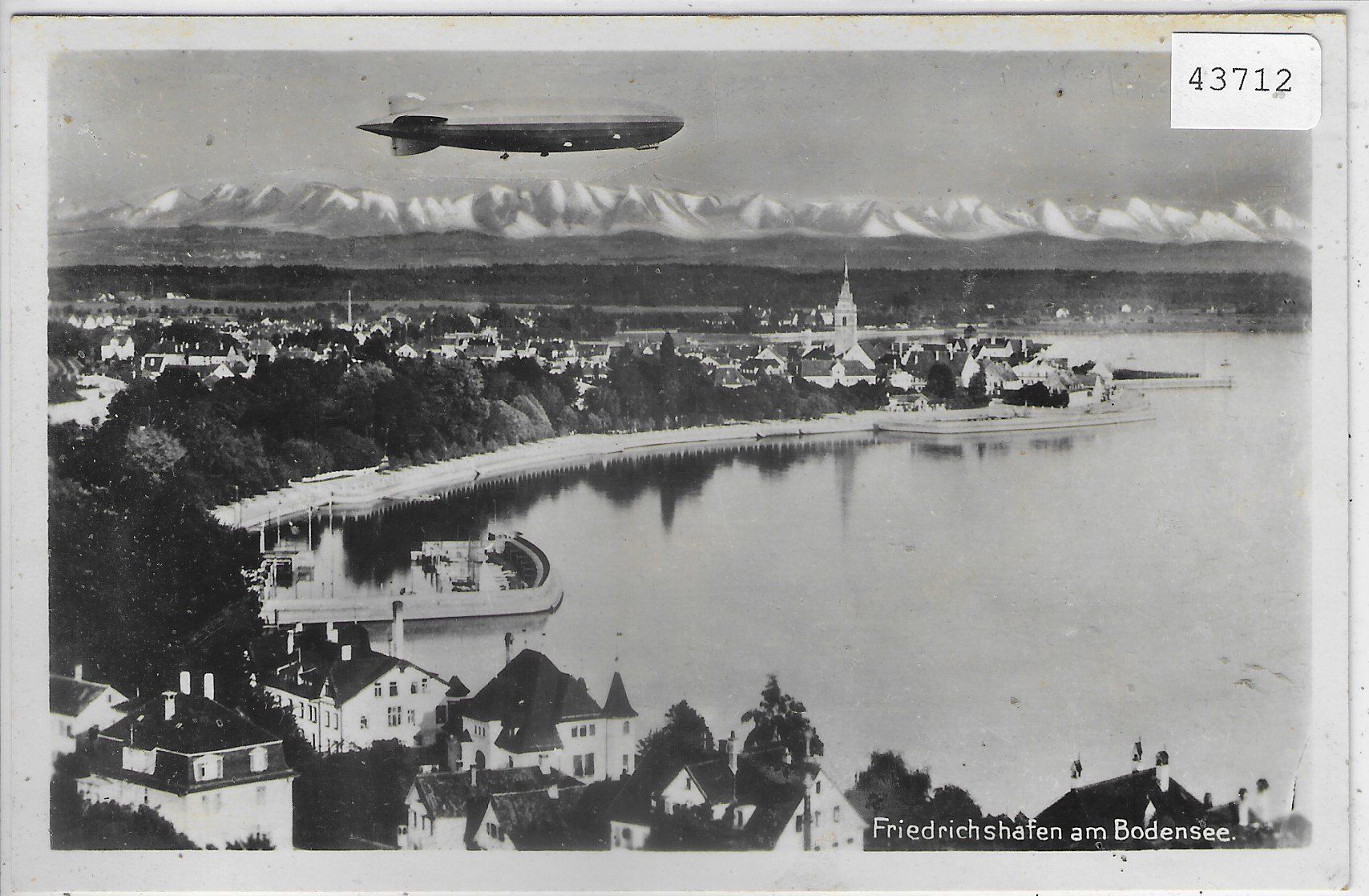 Cartoline postali: Friedrichshafen am Bodensee mit Zeppelin – Usato da Ettingen venduto da Kartenplanet