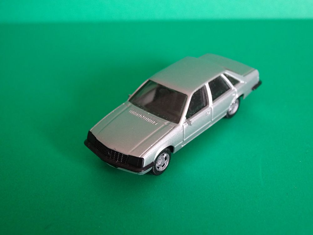 Modèle Réduit Opel Senator A 1988 Blanc Herpa 1/87 H0 - Collection Miniature