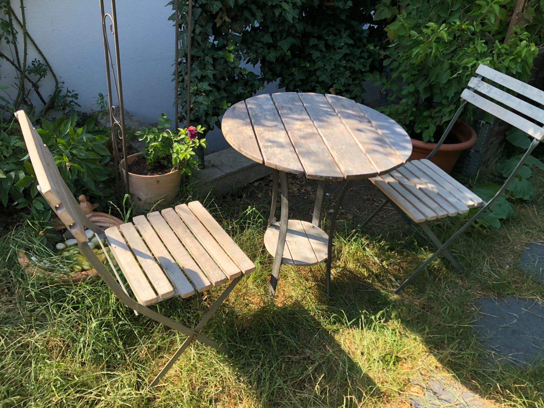 bocholt möbel MoNaMo - Nostalgie Jeden Samstag 10:00 bis 19:00 Uhr geöffnet. Sachsenstr 1 in Kommode | Tische | Stühle | Sofas | Anrichten | MiD Century | Vintage | DiY | Antik | Massiv | Vollholz Hochschrank aus massivem Eichenholz