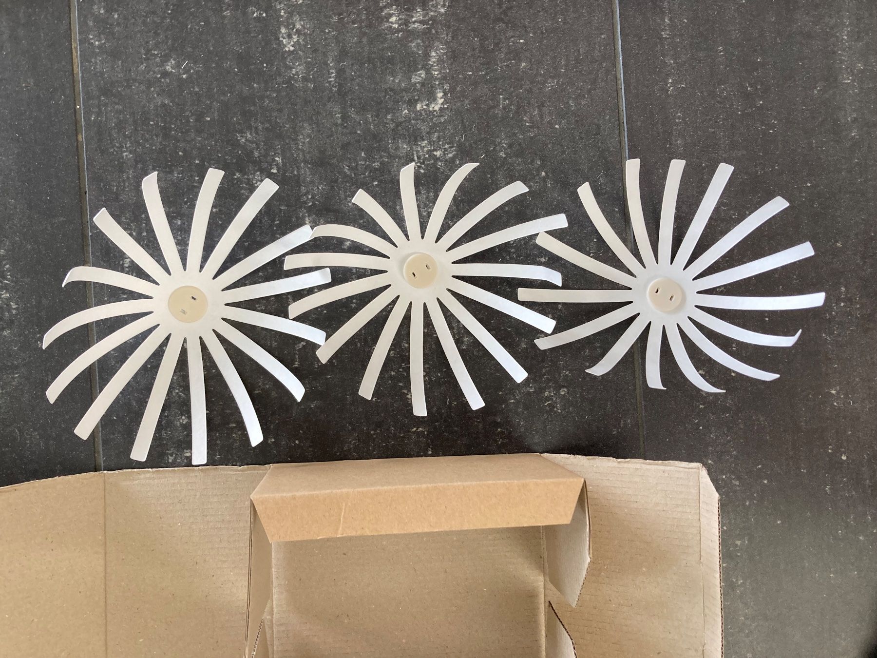 Ikea Lampadari & plafoniere: IKEA Deckenlampe, Maskros Pusteblume, ca 60cm – Usato da Bachenbülach venduto da poschte22 7