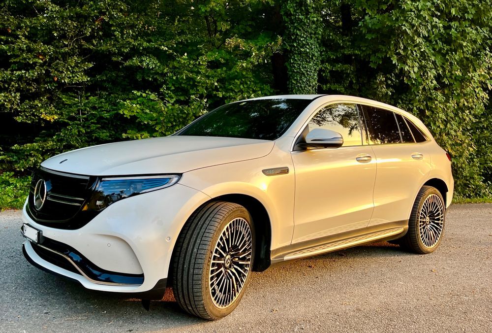 MERCEDES-BENZ EQC 400 AMG Line 4Matic