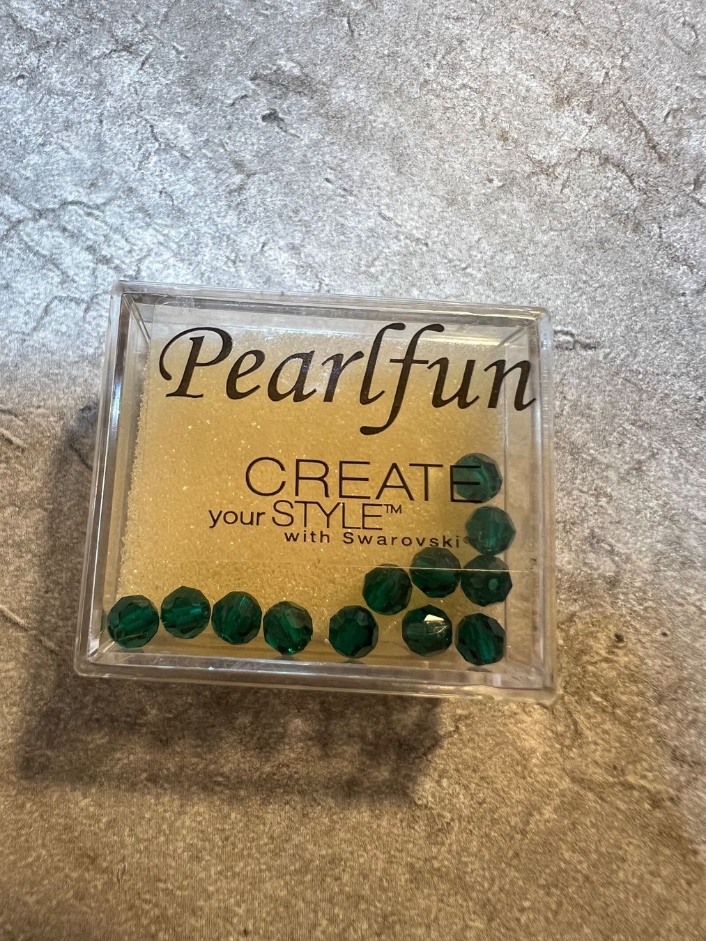 Perles (synthétiques): Swarovski Perlen 4mm – Neuf avec emballage d'origine à Stein AG par Anastasia_Asya