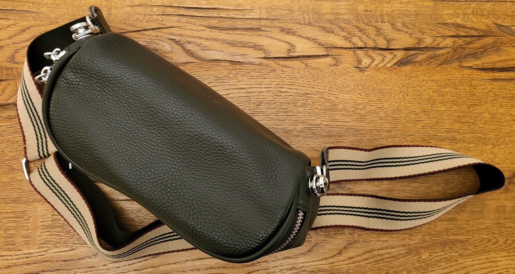 Taschen für Damen: Schöne Leder Bauchtasche in Schwarz – Gebraucht aus Basel von sci_67ms 2
