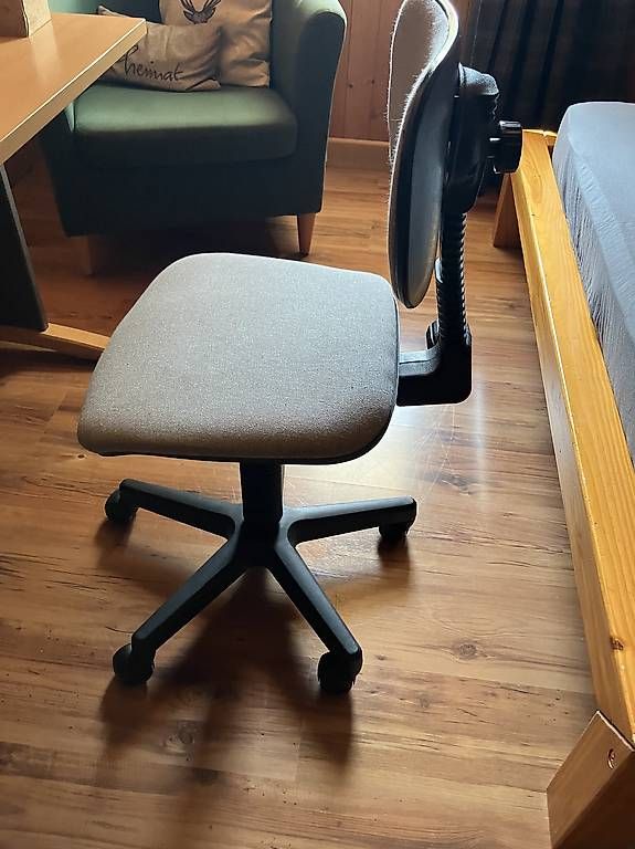 Chaises: Bürostuhl – D'occasion à Meilen par flupk