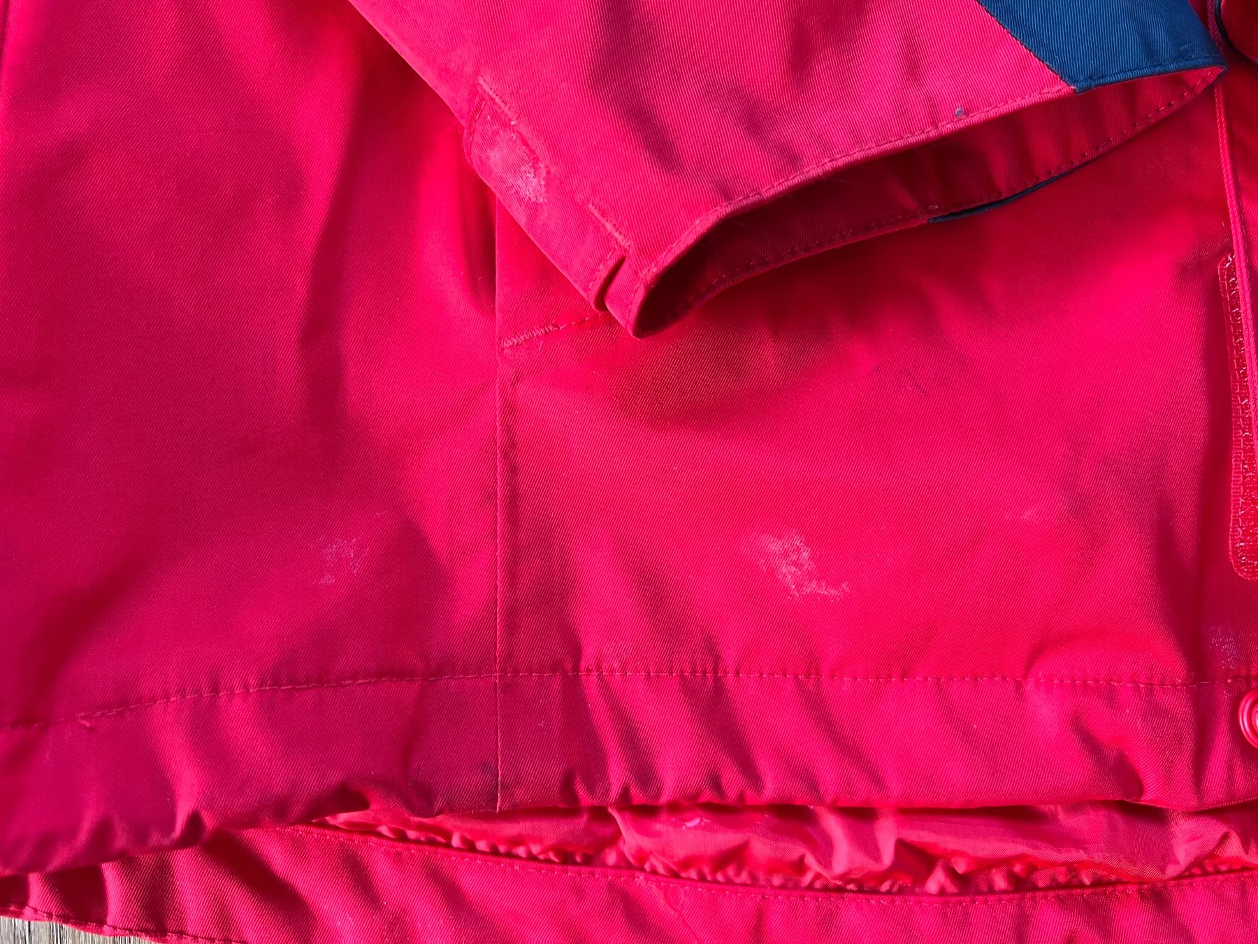 Jack Wolfskin Giacche & Cappotti: Regenjacke Jack Wolfskin Grösse 152 – Usato da Lengnau BE venduto da Rubin27 3