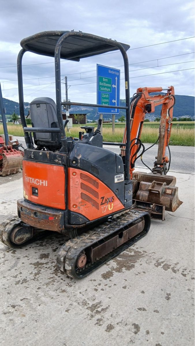 Hitachi Bagger: Bagger Hitachi ZX 17 U – Gebraucht aus Niederbipp von baggerch 6