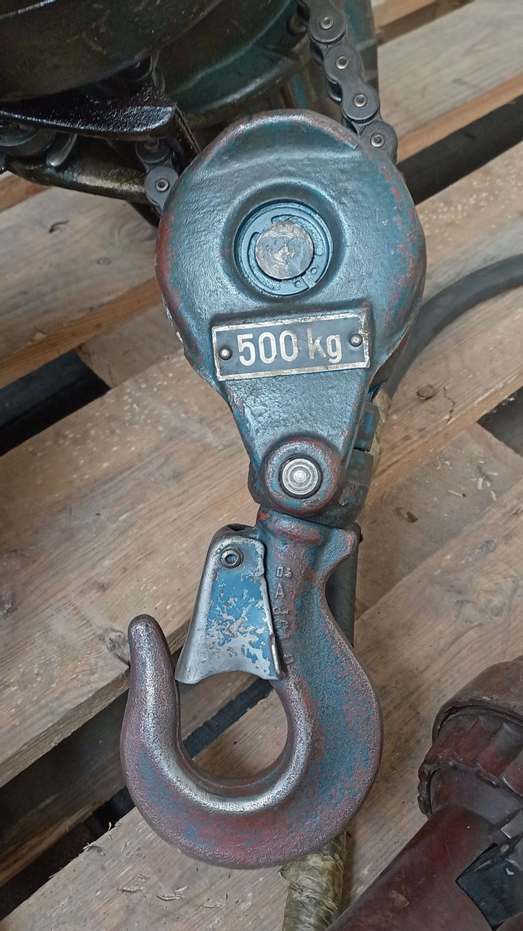 Demag Mehrzweckzüge: Kettenzug Demag 500 kg – Defekt aus Erschwil von Neubid 2