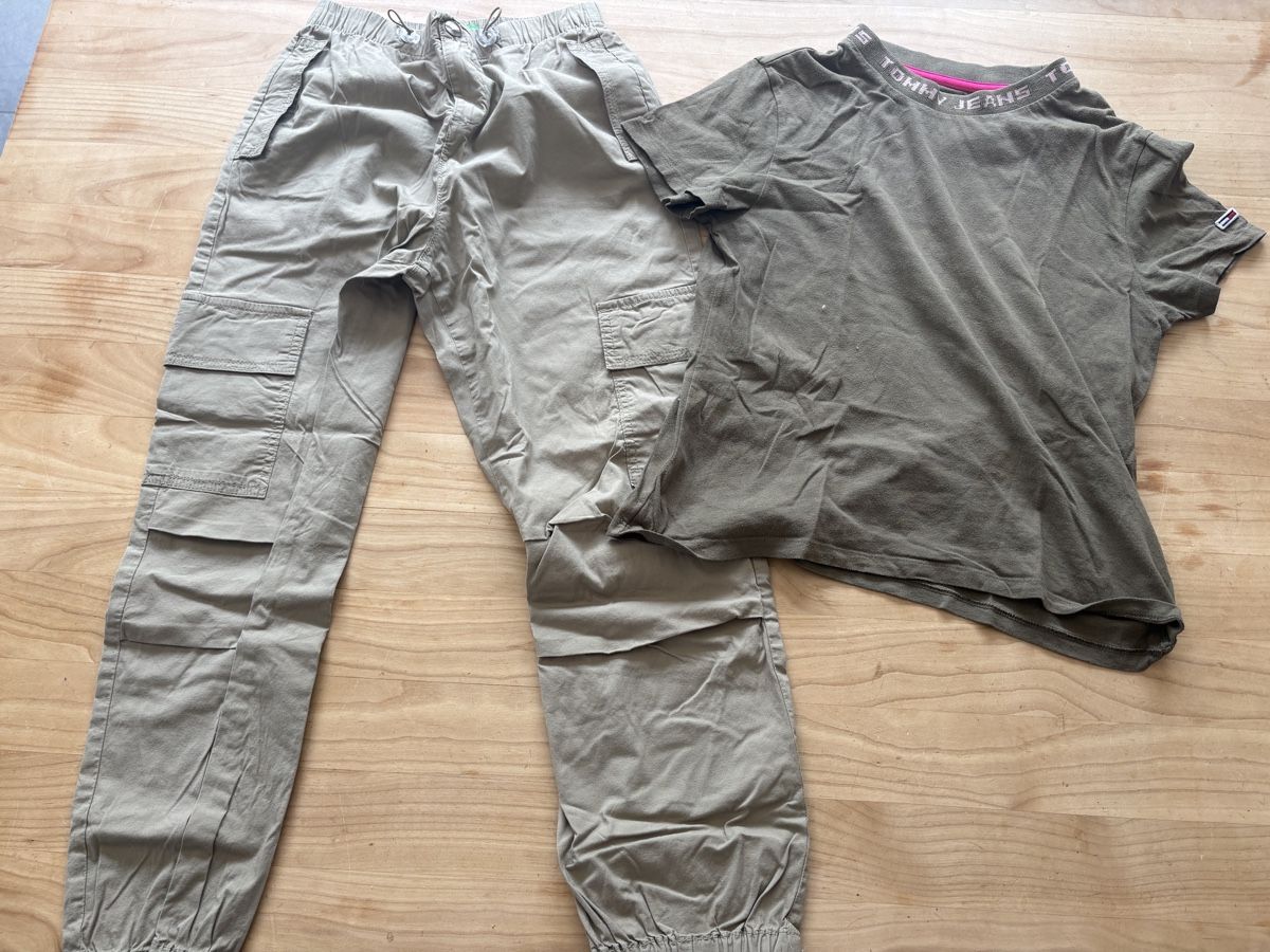 Benetton Lotti & Set di vestiti: 2 teiliges Set Benetton/Hilfiger 150cm – Usato da Bergdietikon venduto da Marineh2004
