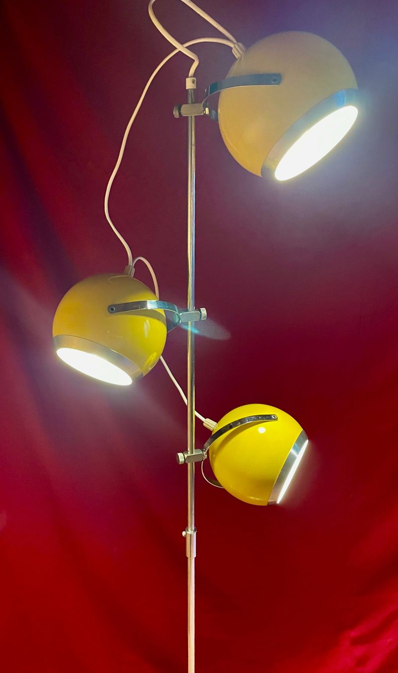 Lampade: Lampadaire Eye-Ball, grand format, année 70 – Usato da Prez vers Siviriez venduto da Mistinguette 3