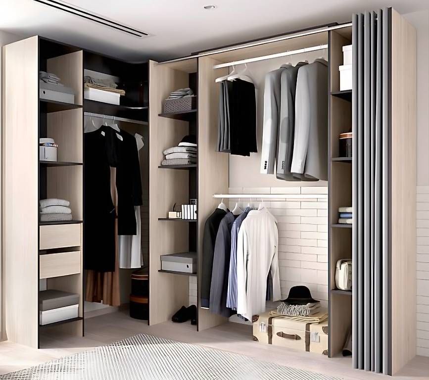Armadi: Kleiderschrank – Usato da  venduto da