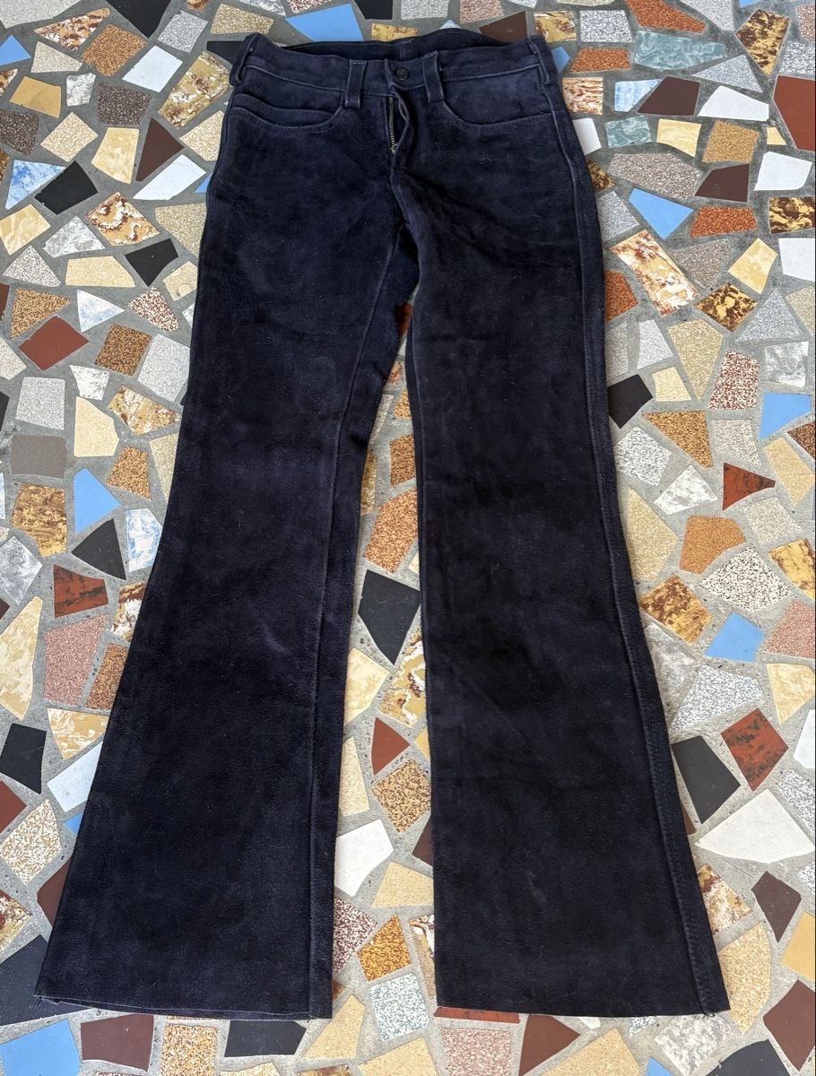Pantaloni: Schwarze Wildlederhose Vintage – Nuovo (secondo la descrizione) da Obermumpf venduto da davetattoo