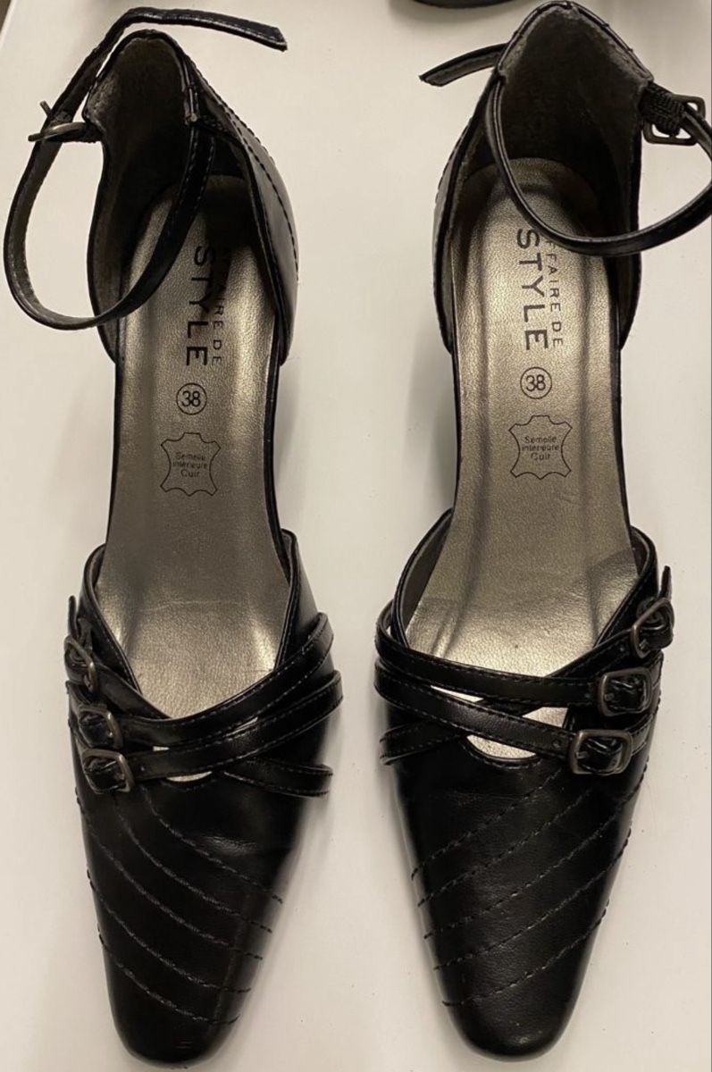 Lacoste Lotti di vestiti: Strickkleid Lacoste &Leder Pumps  38 – Nuovo (secondo la descrizione) da Turbenthal venduto da 310707 1