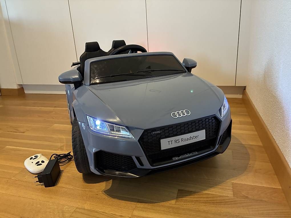 Fahrzeuge für Kinder: Kinderauto - Elektrisches Auto "Audi TTRS" - Lizenziert – Gebraucht aus Schenkon von Julialuzern 1