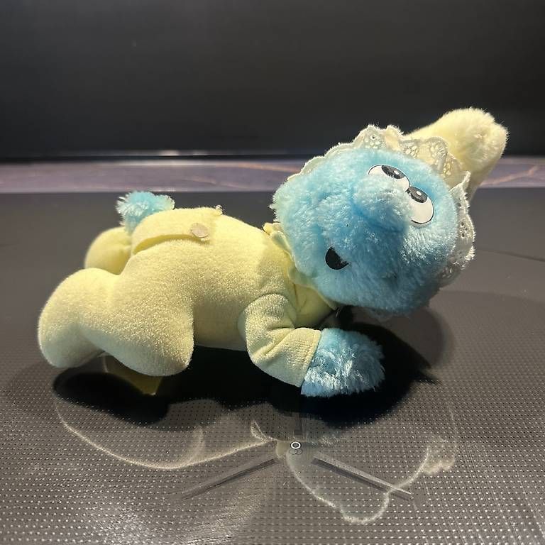 Giocattoli: bébé schtroumpfs, peluche, nickel – Usato da La Chaux-de-fonds venduto da ccjp 1