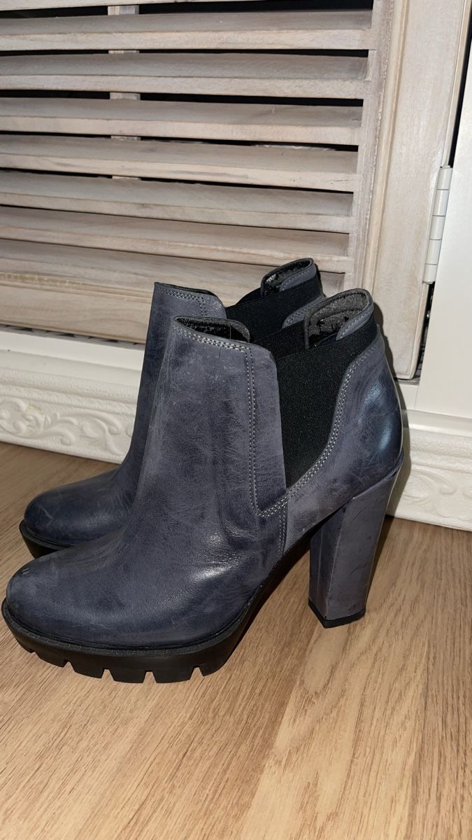 Scarpe da donna: Blaue Stiefeletten, Gr. 37 – Nuovo (secondo la descrizione) da Bützberg venduto da dan_jhn9 2