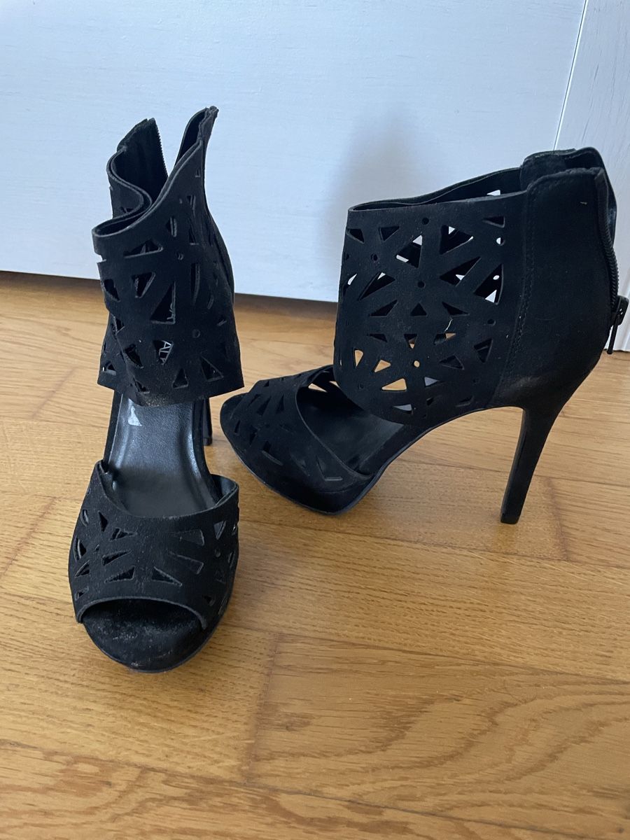 Scarpe da donna: Schwarze High Heels Gr. 36 Sommerschuhe elegant – Usato da Dietikon venduto da Apel 2