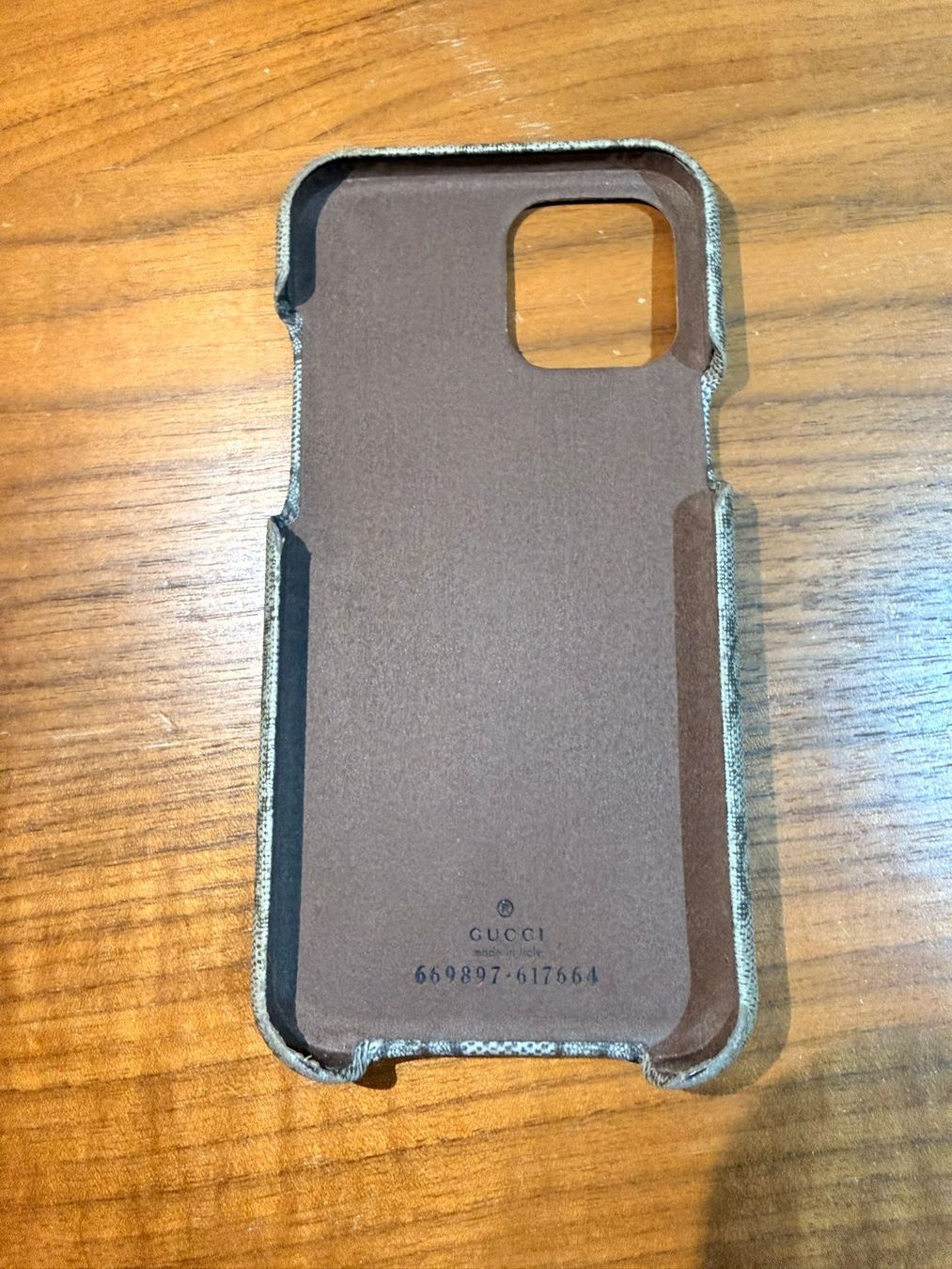 Apple Telefoni cellulari / Smartphones: Gucci iPhone 12 / 12 Pro Handyhülle mit Kartenfach – Usato da Zunzgen venduto da Fleksi 3
