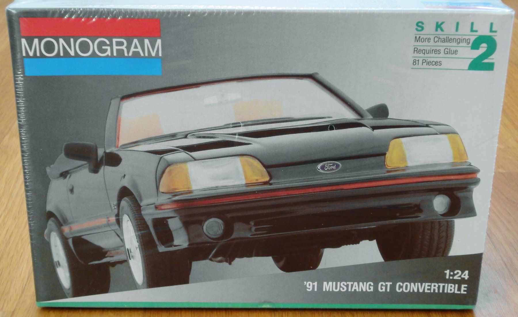 Kit di modellismo & Modellini statici: Monogram '91 Ford Mustang GT Convertible 1:24 – Nuovo e nell'imballaggio originale da Frümsen venduto da Malibu69
