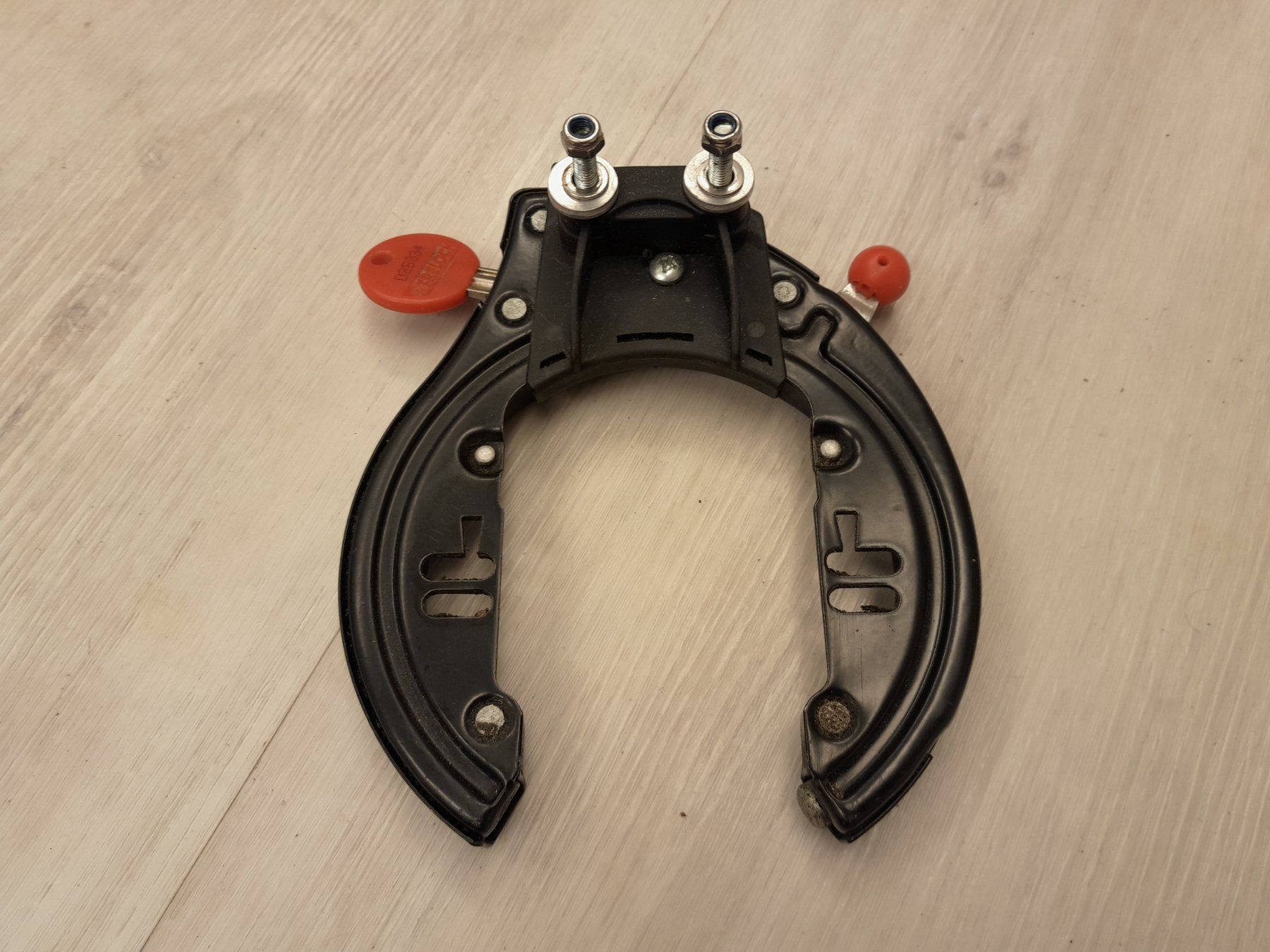 Pezzi di ricambio: Schönes Rahmenschloss, Trelock 2005 – Usato da Grossaffoltern venduto da bicycling-upcycling 1