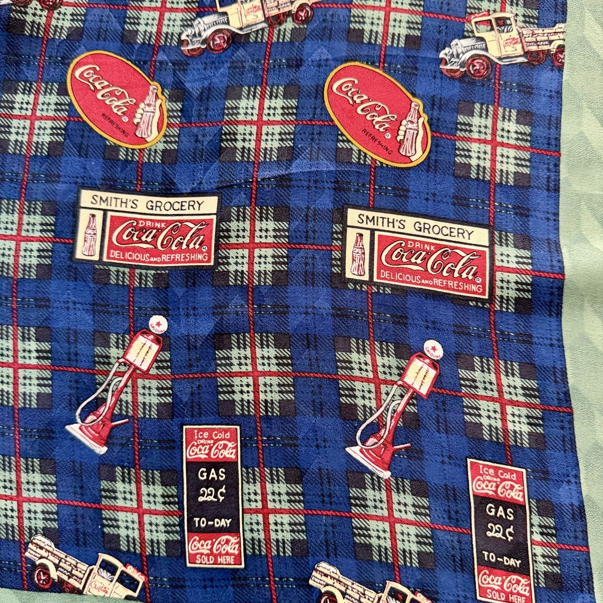 Foulard & Sciarpe: Vintage Coca-Cola 100% Silk Scarf – Usato da Emmen venduto da Colette-Juliette 6