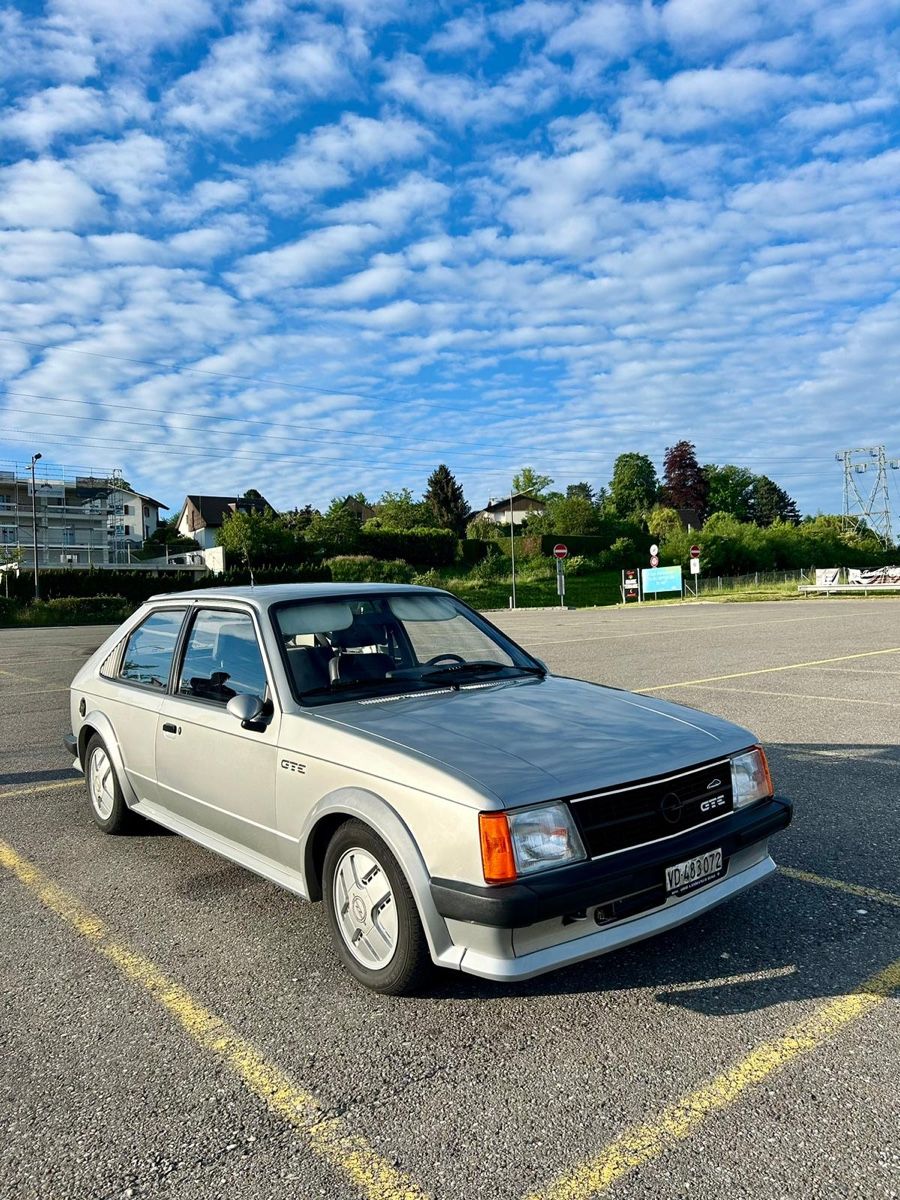 Automobili: Opel Kadett D GTE - Youngtimer en super état! – Usato da Thierrens venduto da Bigla 2