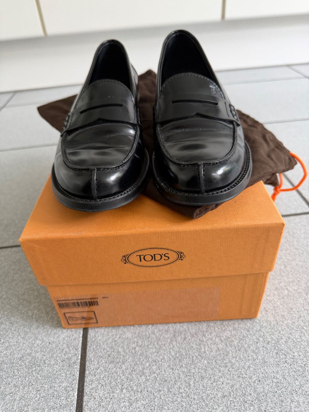 Tod'S Scarpe da donna: Tod’s - schwarze Loafer – Usato da Zürich venduto da laurapb