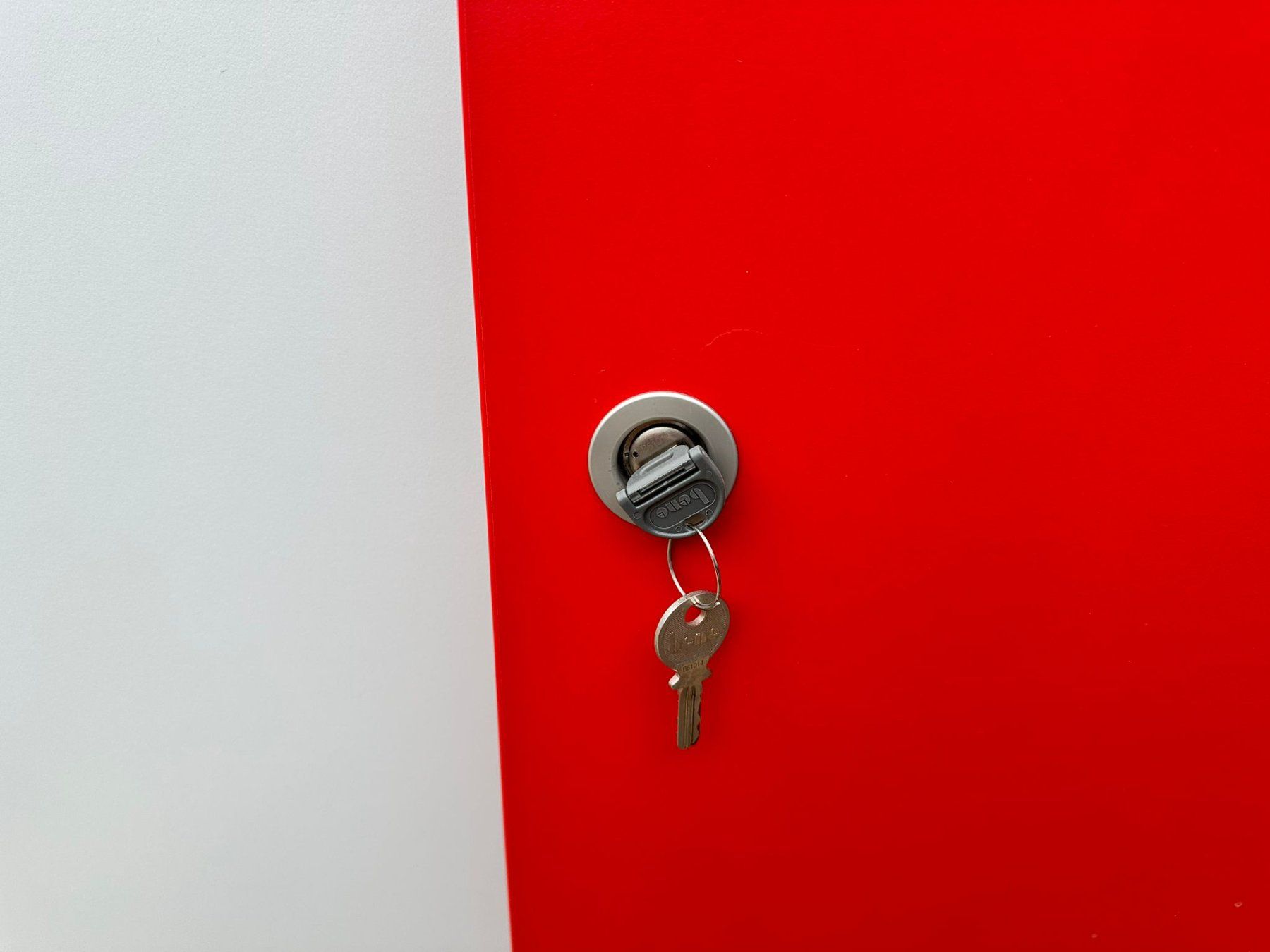 Schränke: Aktenschrank-Schiebetür-Office – Gebraucht aus Spreitenbach von Space_X 6