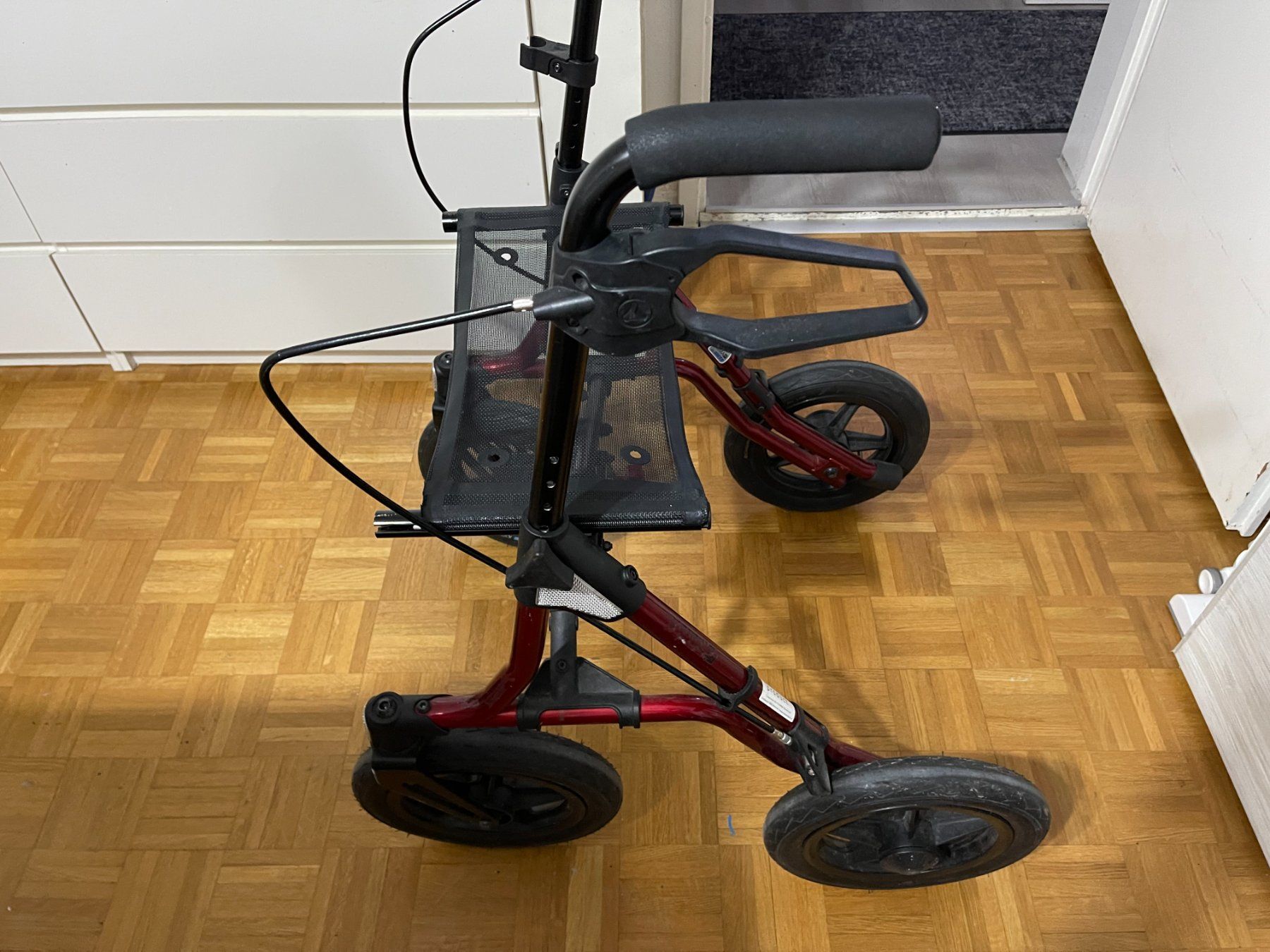 Aides à la marche: Rollator für Draussen – Défectueux à Regensdorf par siro.21