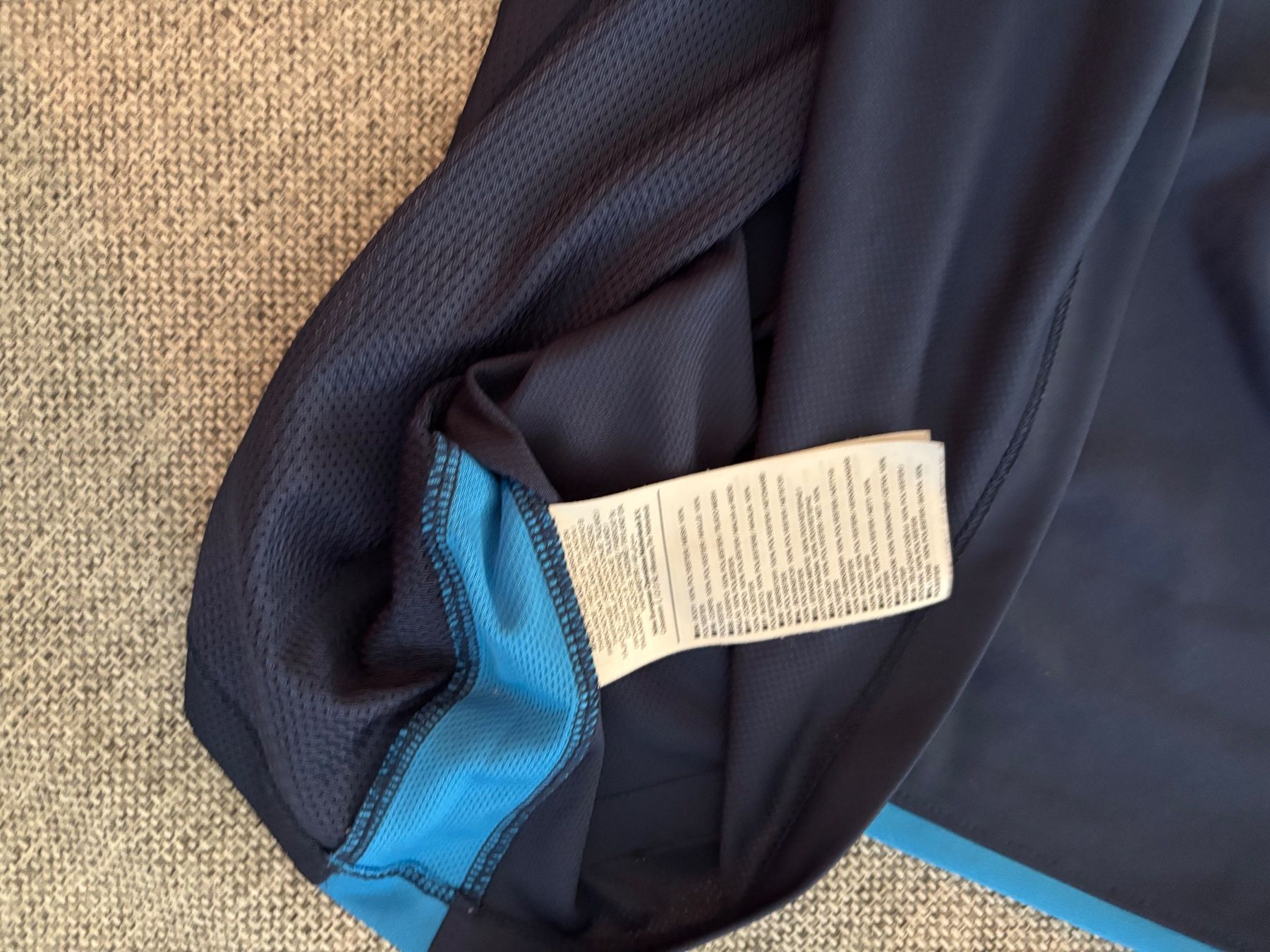 Nike Canottiere & Pantaloni: FCZ Fussballshirt Grösse M – Usato da Bülach venduto da bjoernbenny 5