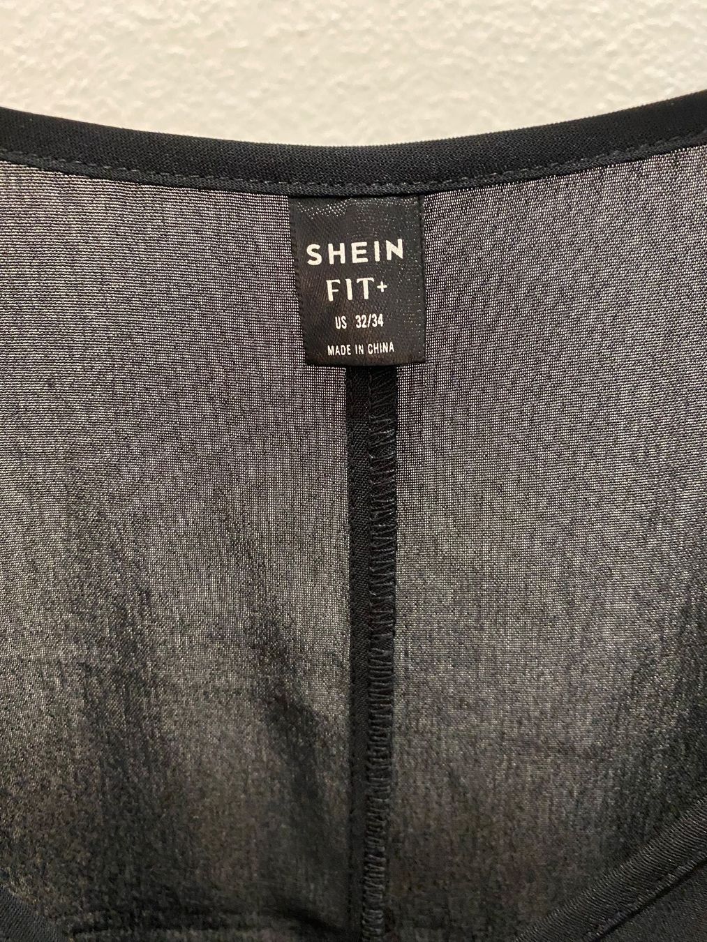 Shein Blusen: Bluse mit Trompetenärmel schwarz Gr. 56 / 58 / 60 – Gebraucht aus Pratteln von a23_j2gs 9