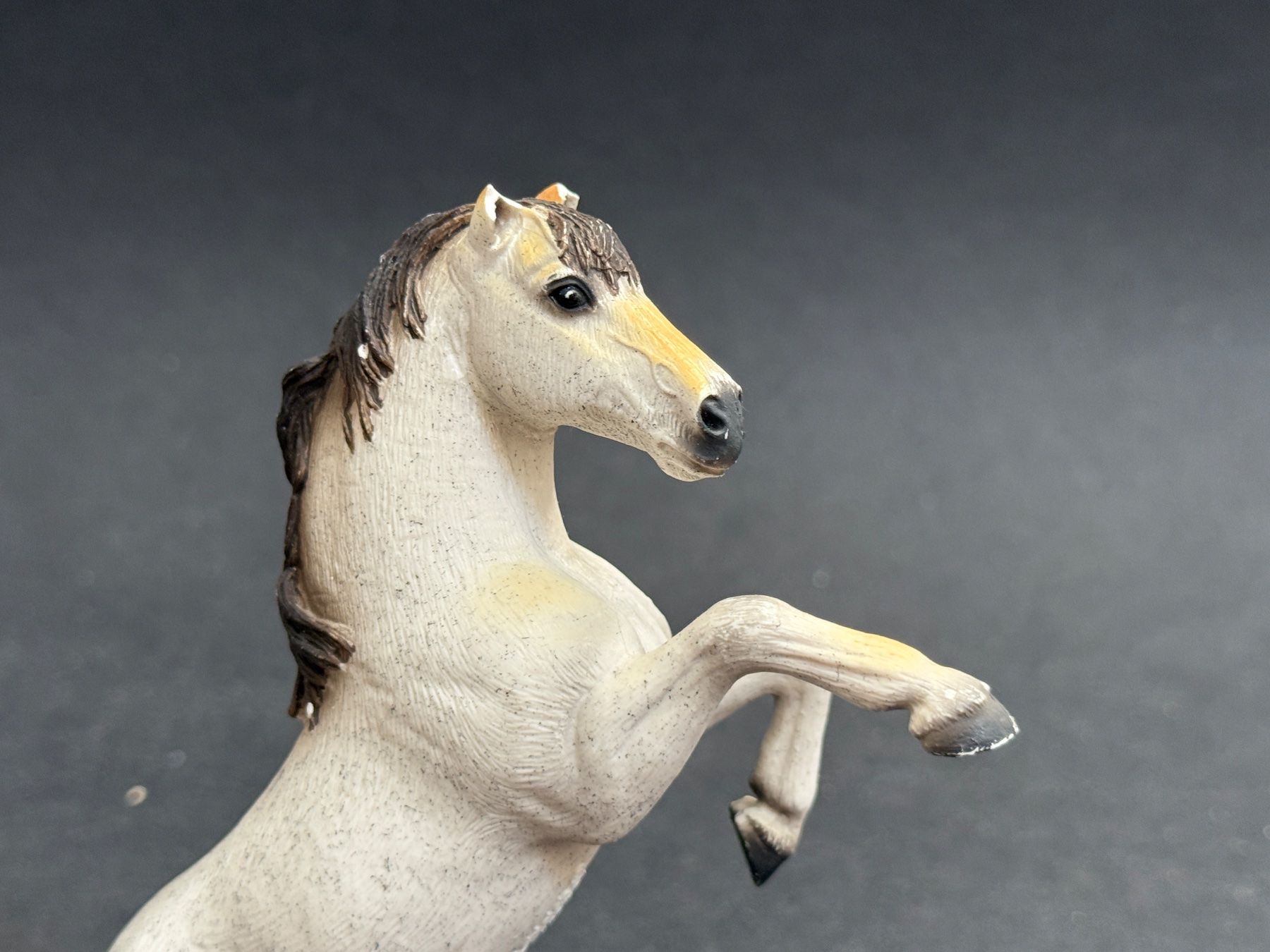 Schleich Statuette: Schleich Mustang Hengst stehend Pferd steigend – Usato da Ennetbaden venduto da mapa05 2