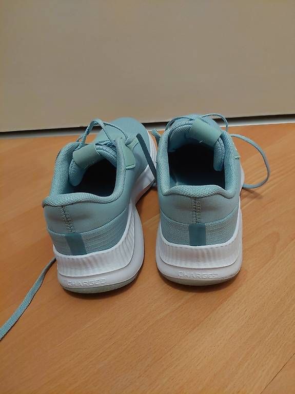 Scarpe da donna: Under Amour Sneakers EU38 – Usato da Gossau SG venduto da sus_bkb7 1